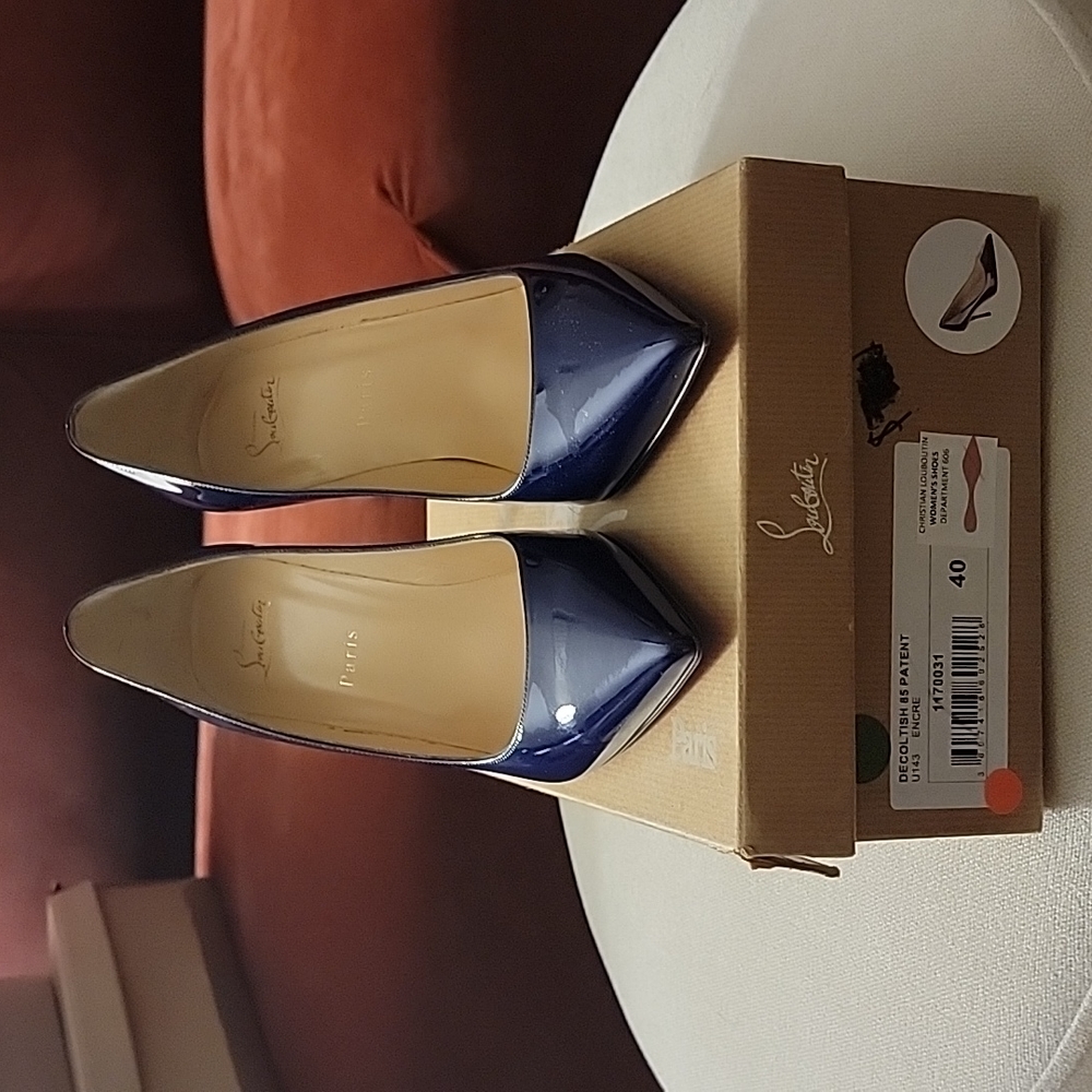 Christian Louboutin SIZE 40 Encre